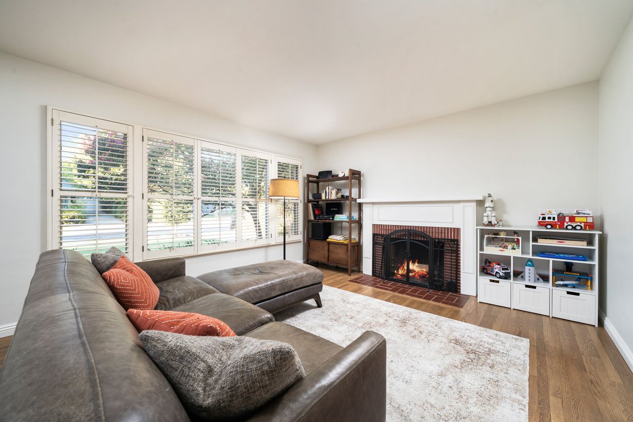 226 E Villanova