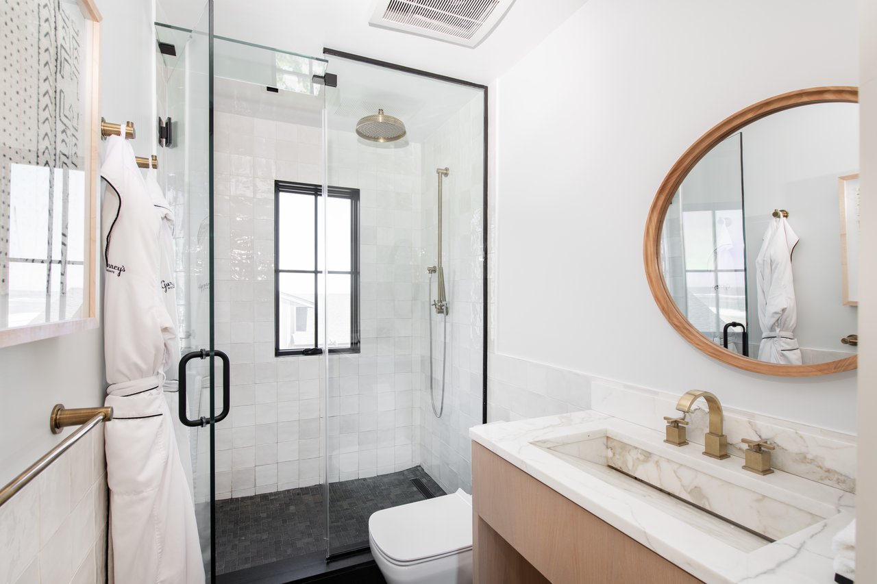 272 Old Montauk Highway, Cottage 2