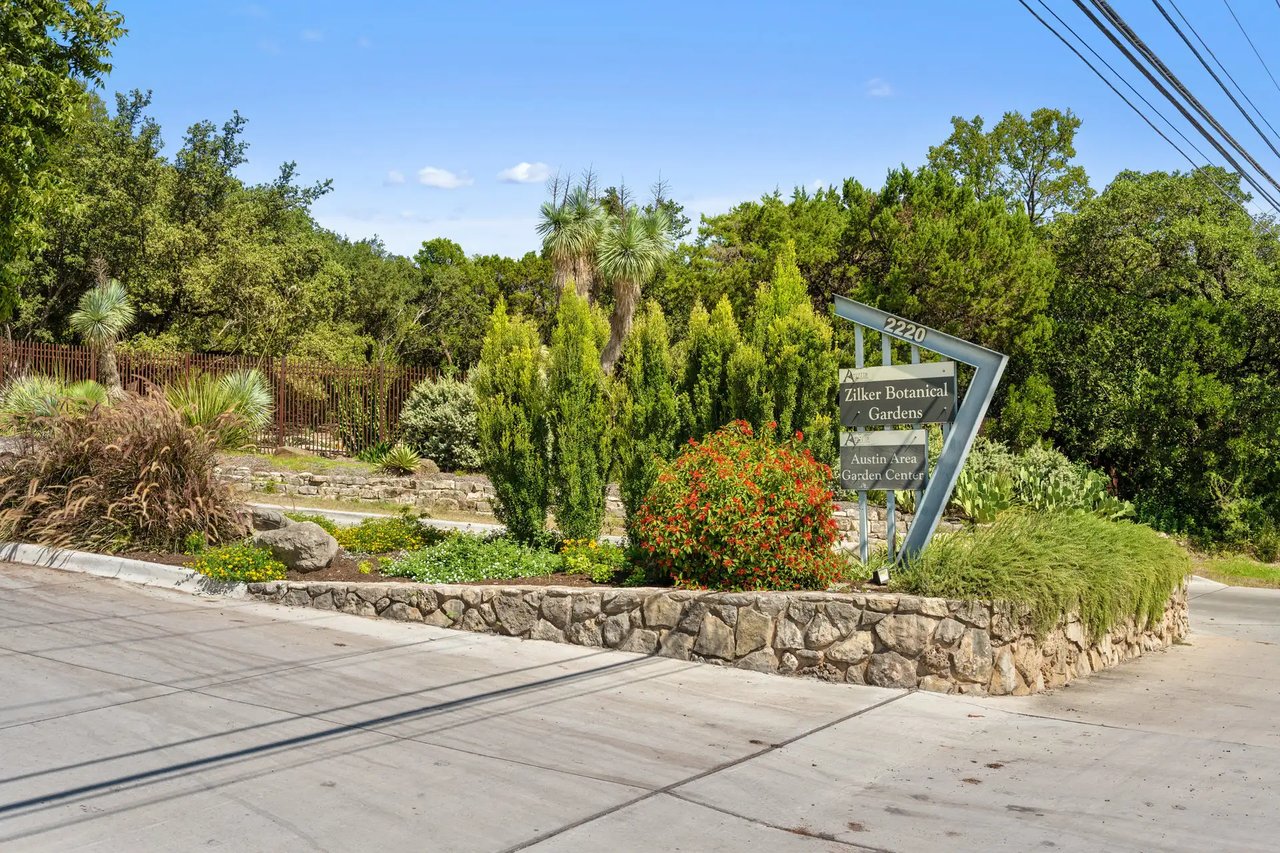 1709 Crested Butte Dr - Westlake Hills Single-Story Legacy Estate on Half-Acre