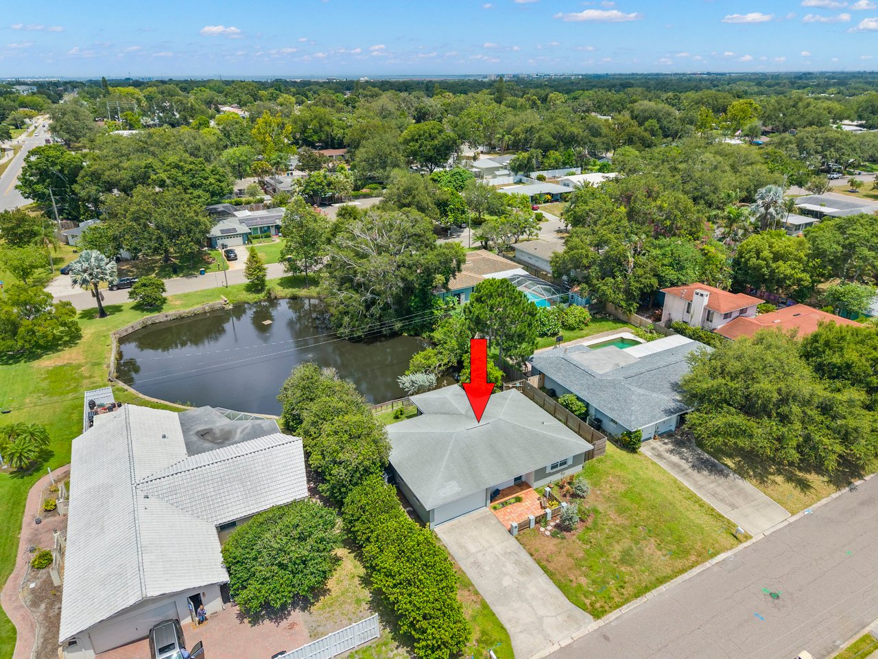 805 Wellington Dr 