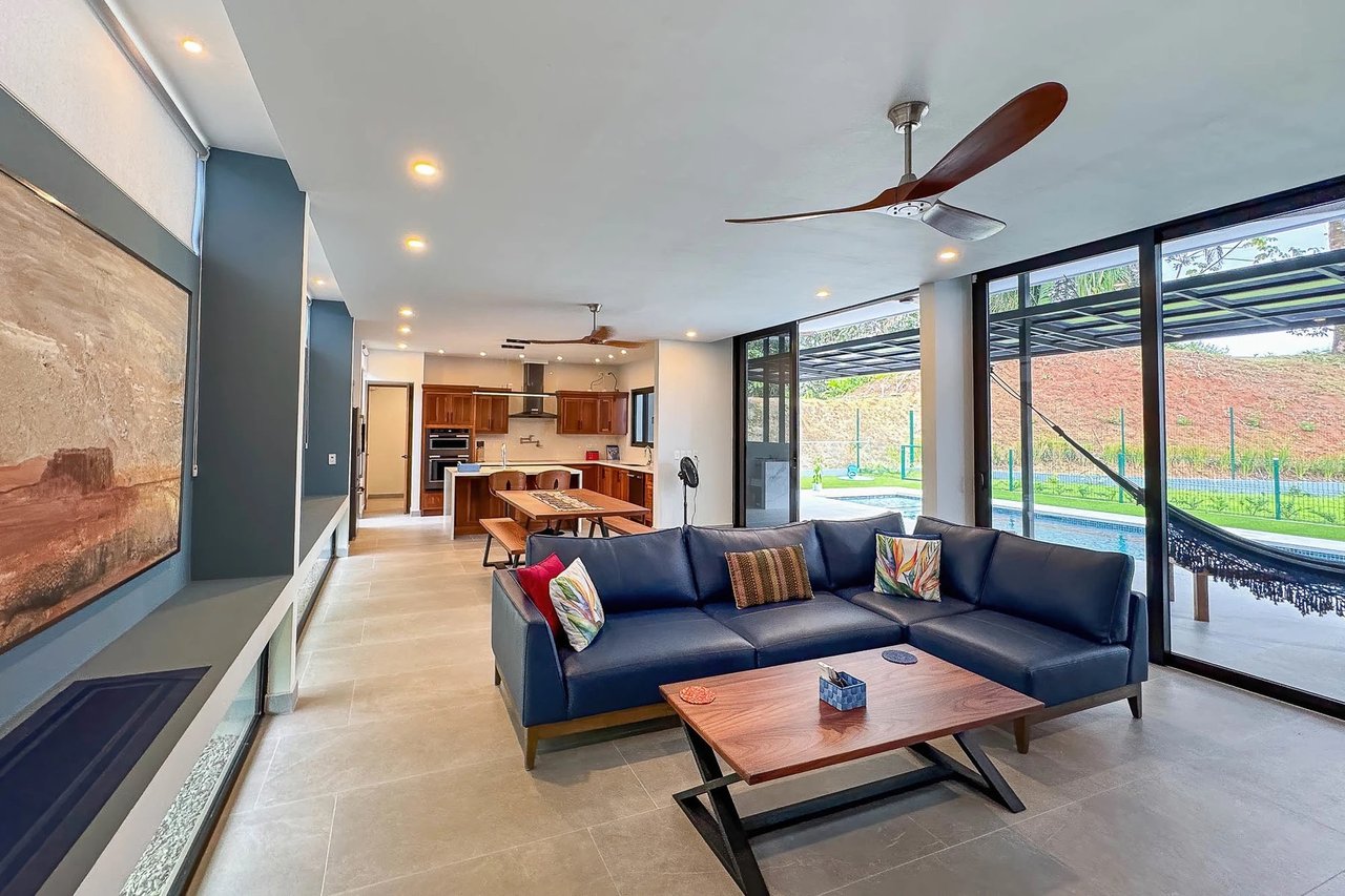 3 Bedroom, Contemporary Estate home in Manuel Antonio 
