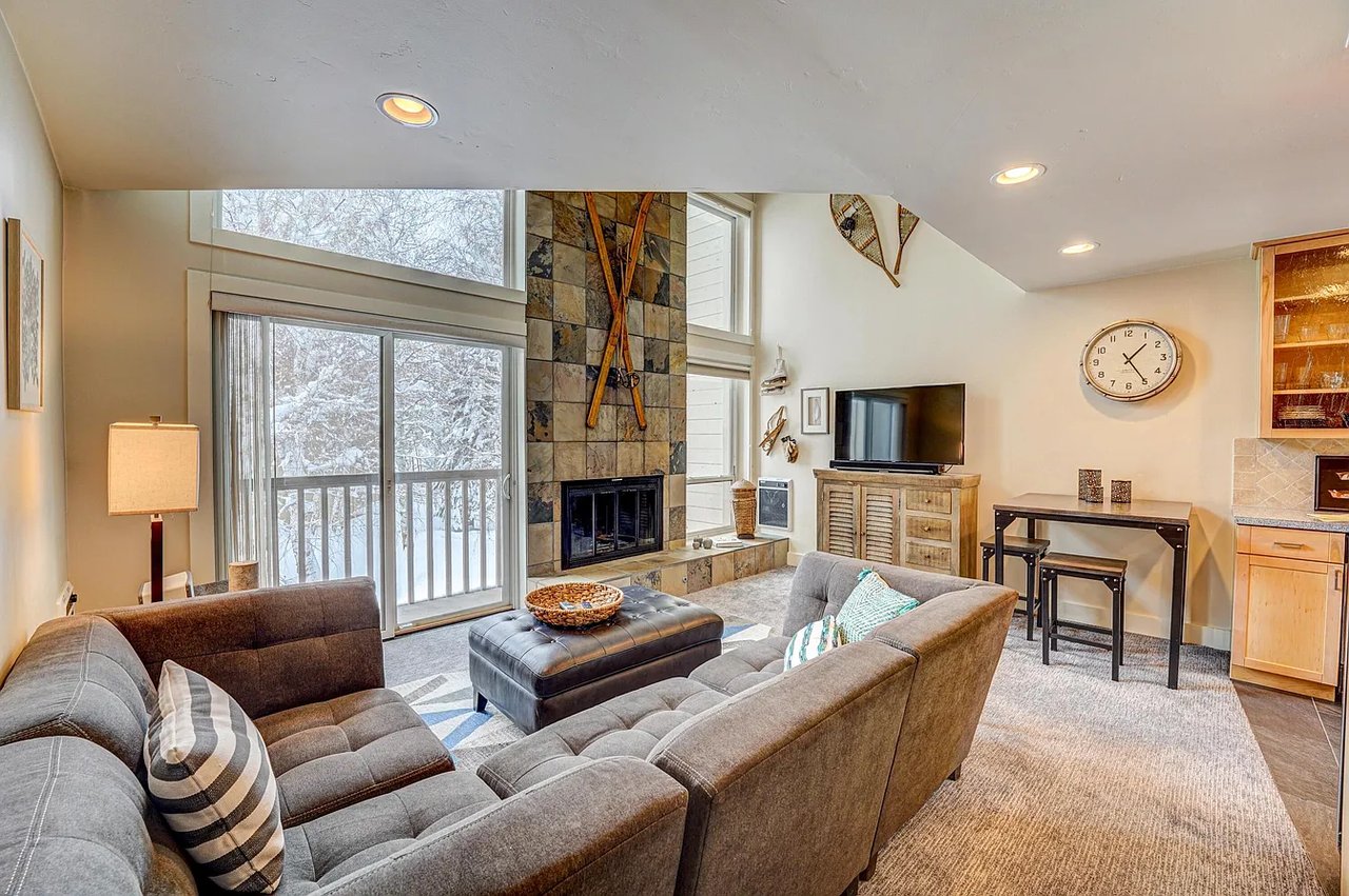 2405 Indian Springs Condo Dr