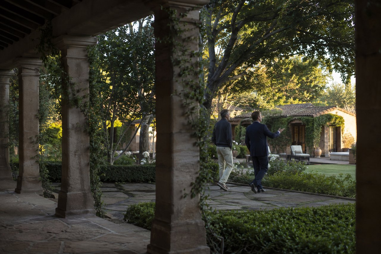 Architectural scale, protected outdoor space, and coastal setting establish the qualities a seller may defend during negotiations.