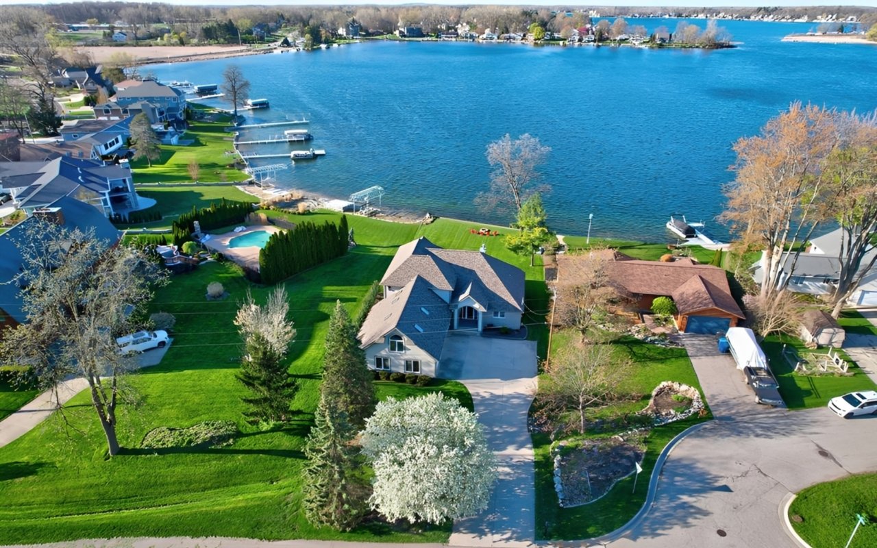 Selling Your Home on Lake Fenton: Tips for a Successful Sale