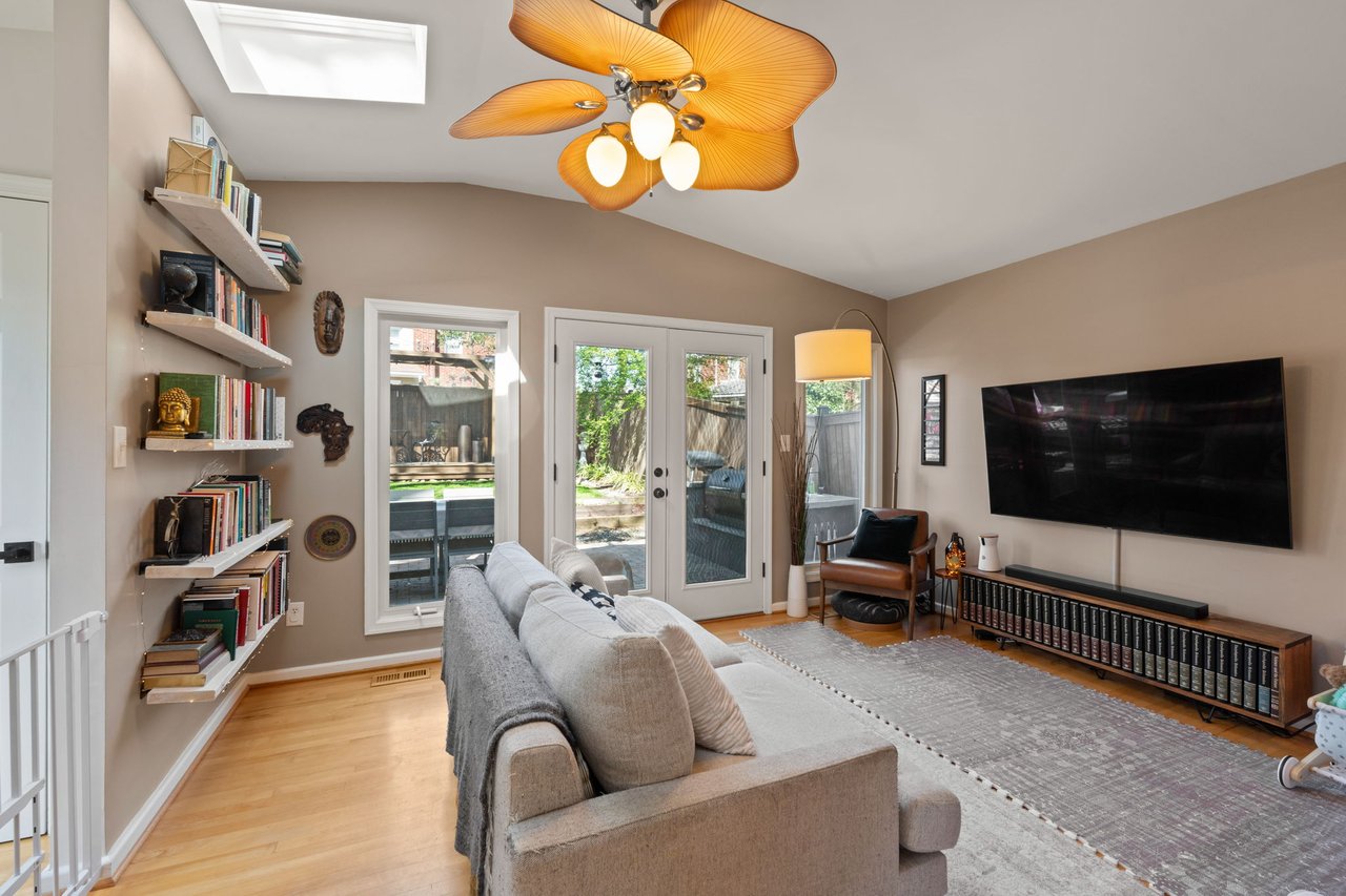 Crown Jewel of Jefferson Manor - 1/2 mile to Metro