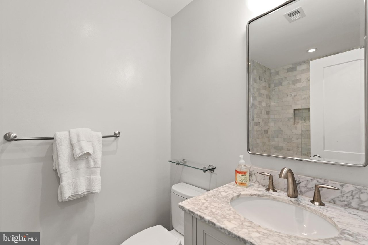 1445 N St NW #303