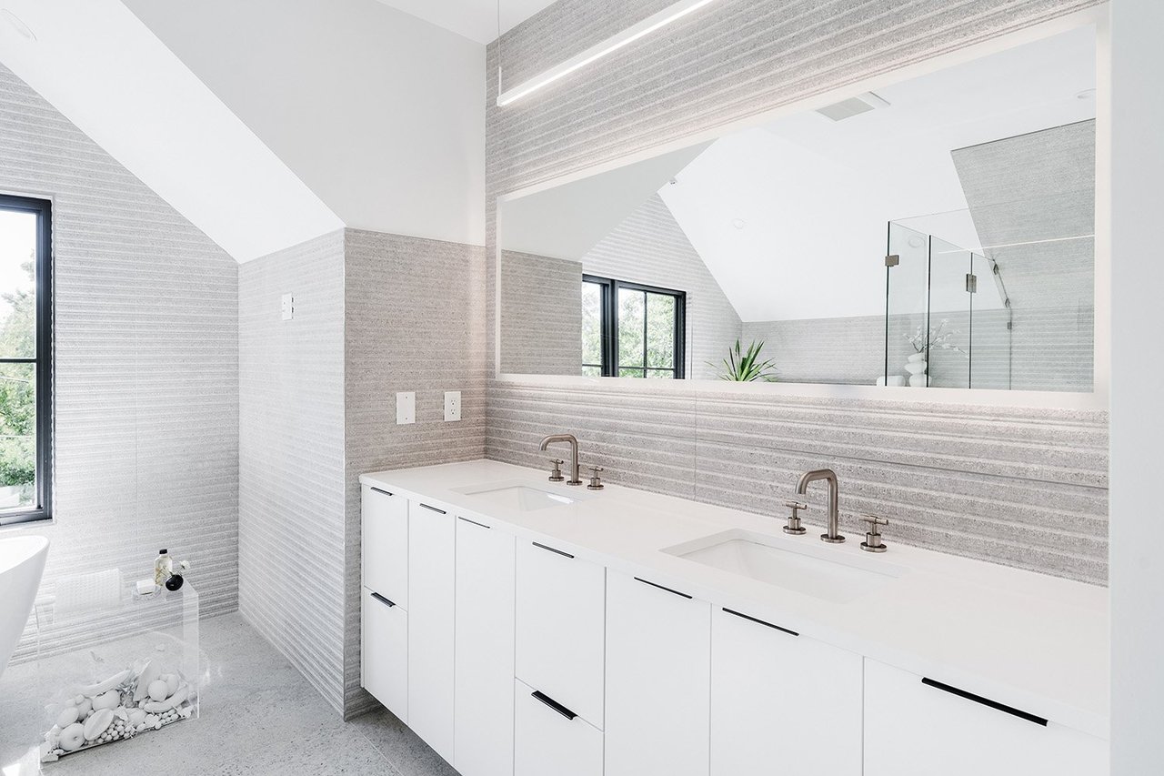  2565 S JACKSON STREET 