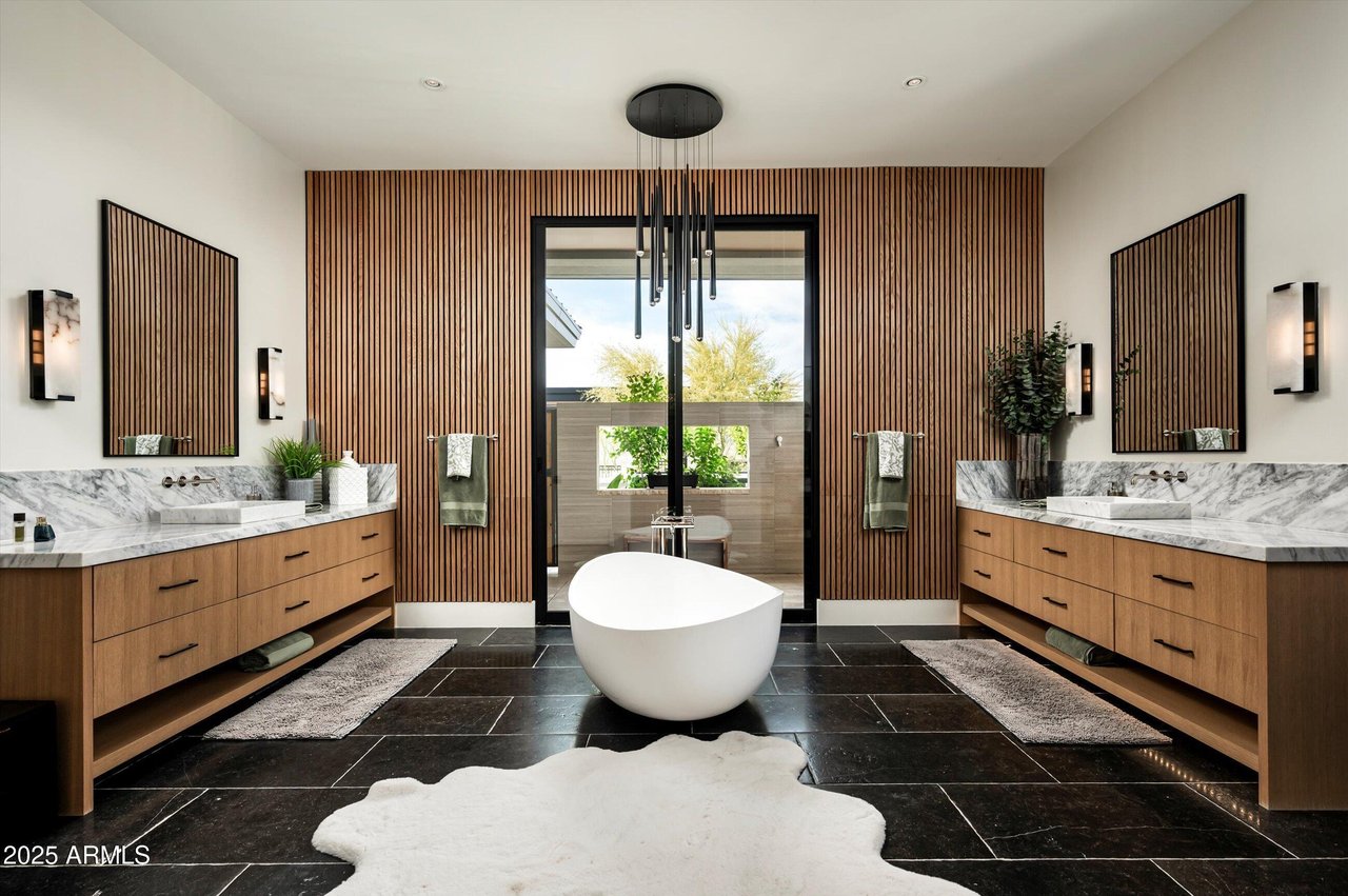 8328 E WHISPER ROCK TRL