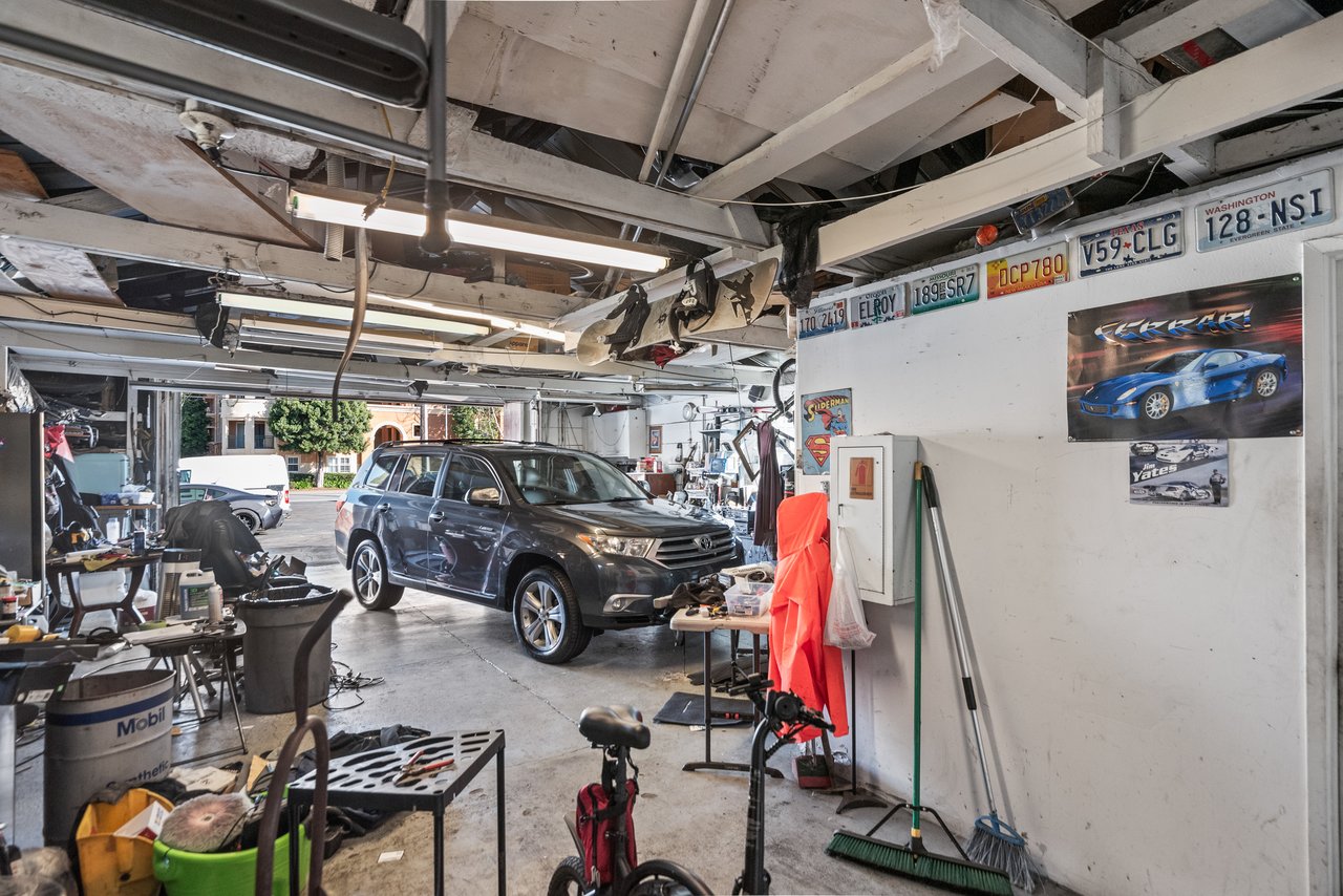 1,375 SF Auto Repair Owner User Opportunity