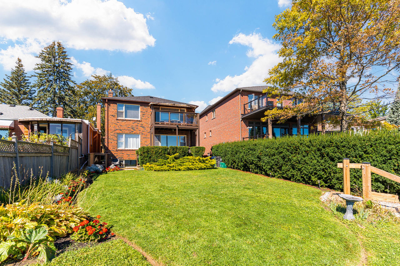 407 Lake Promenade