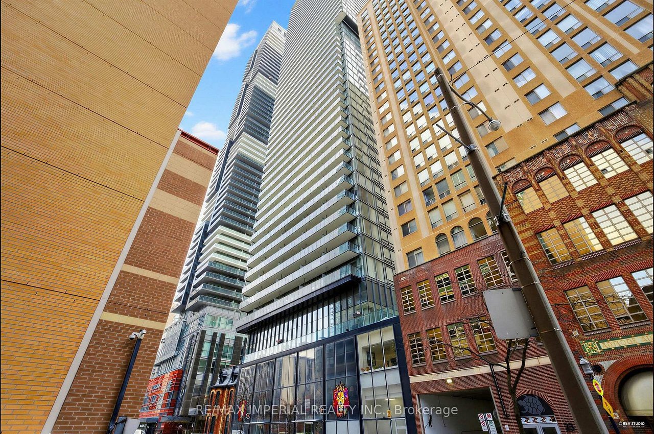 LUXURY SOUTHWEST PENTHOUSE