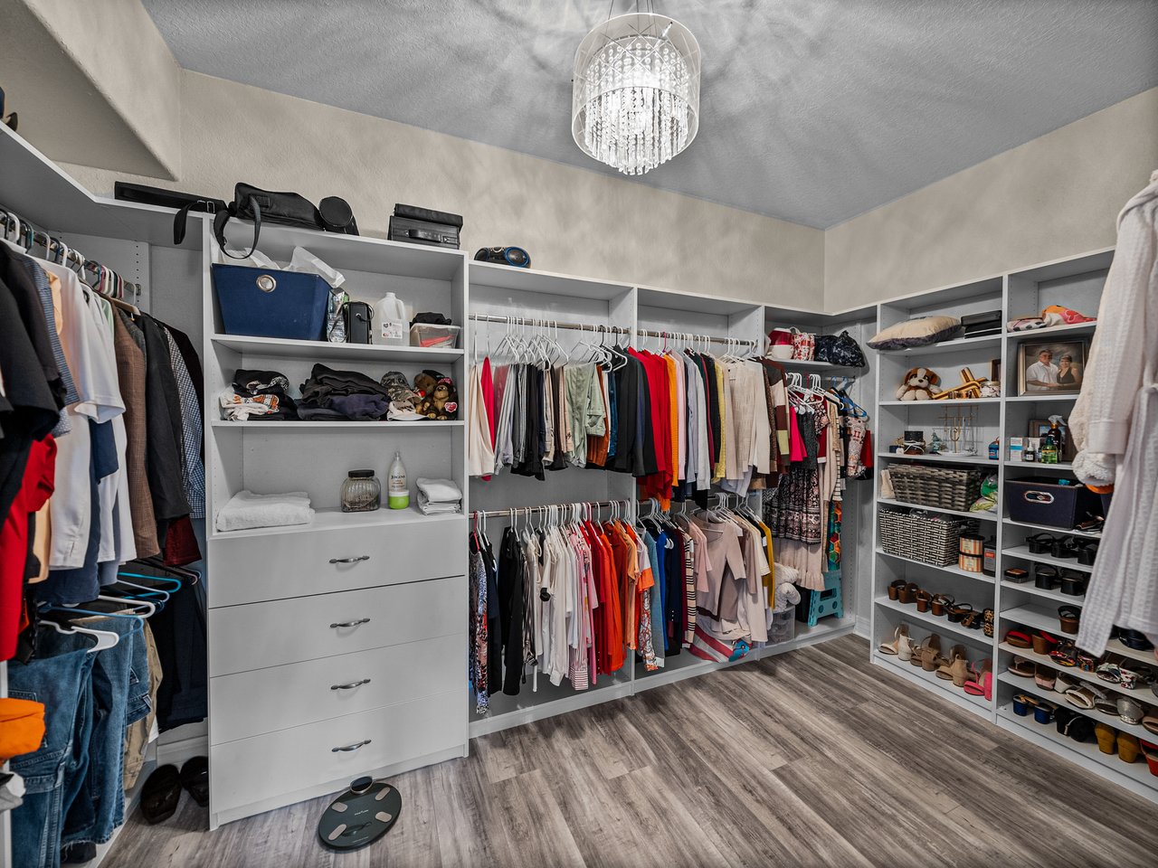 12413 WOODLANDS CIR