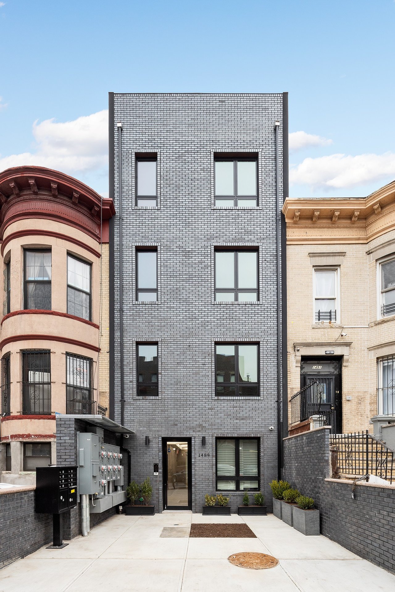 1489 STERLING Place 3A