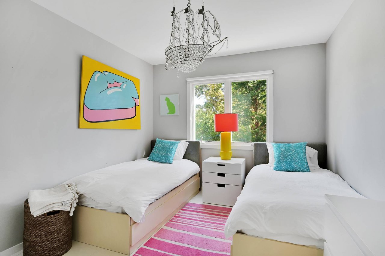 33 Bayberry Lane, Amagansett