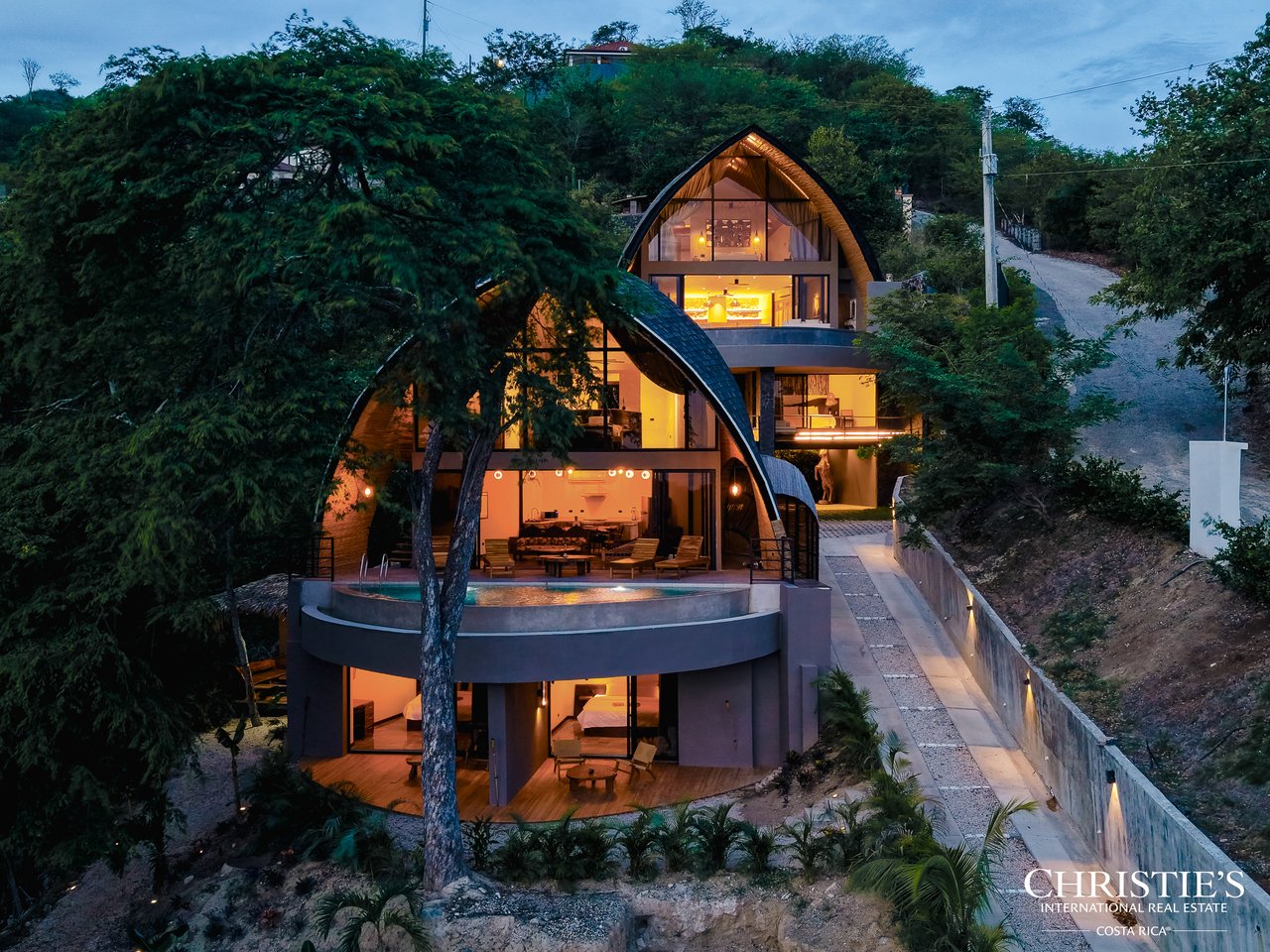 LE CLOS - An Exclusive Three-Residence Estate 