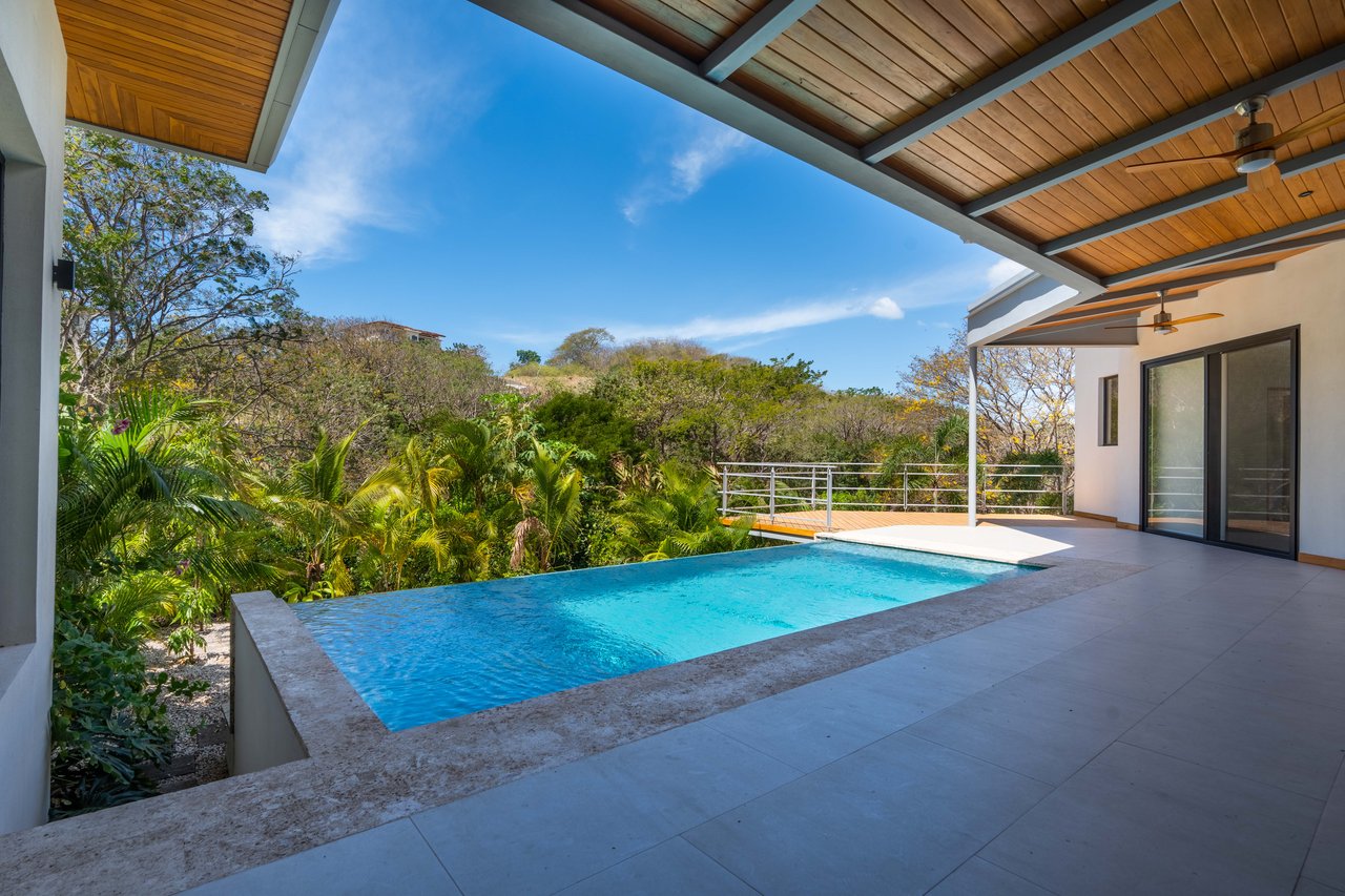 Casa Zoul | A Luxurious residence in the prestigious SENDEROS gated community of Tamarindo!