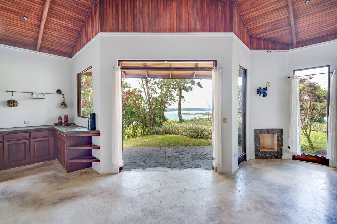 Casa Blanca | Multi-Villa Estate with Lake Views - Nuevo Arenal