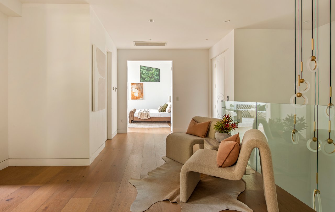 1845 Coldwater Canyon Dr