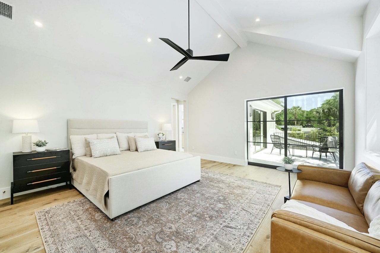 2400 Bridle Path