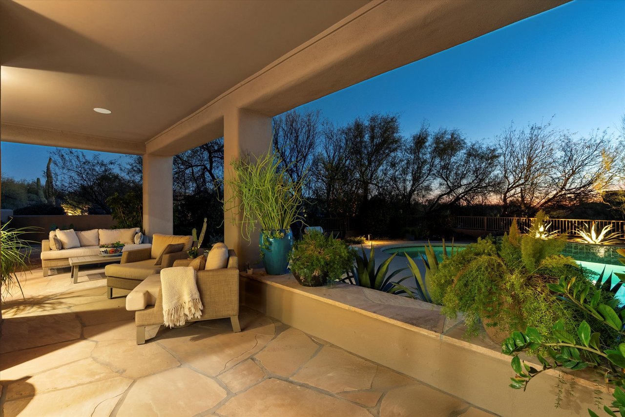 10046 E Hidden Valley Rd