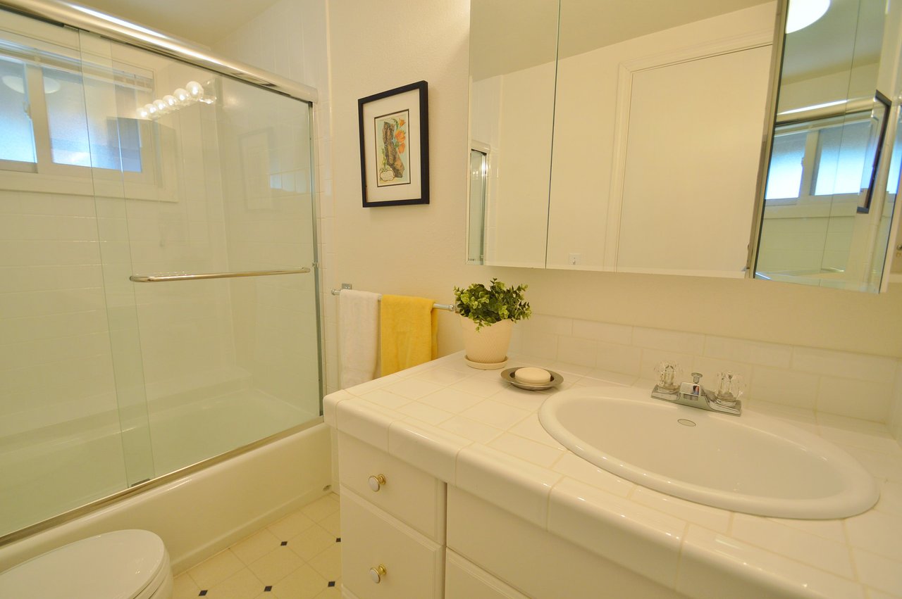 60 Madrone Road, Fairfax