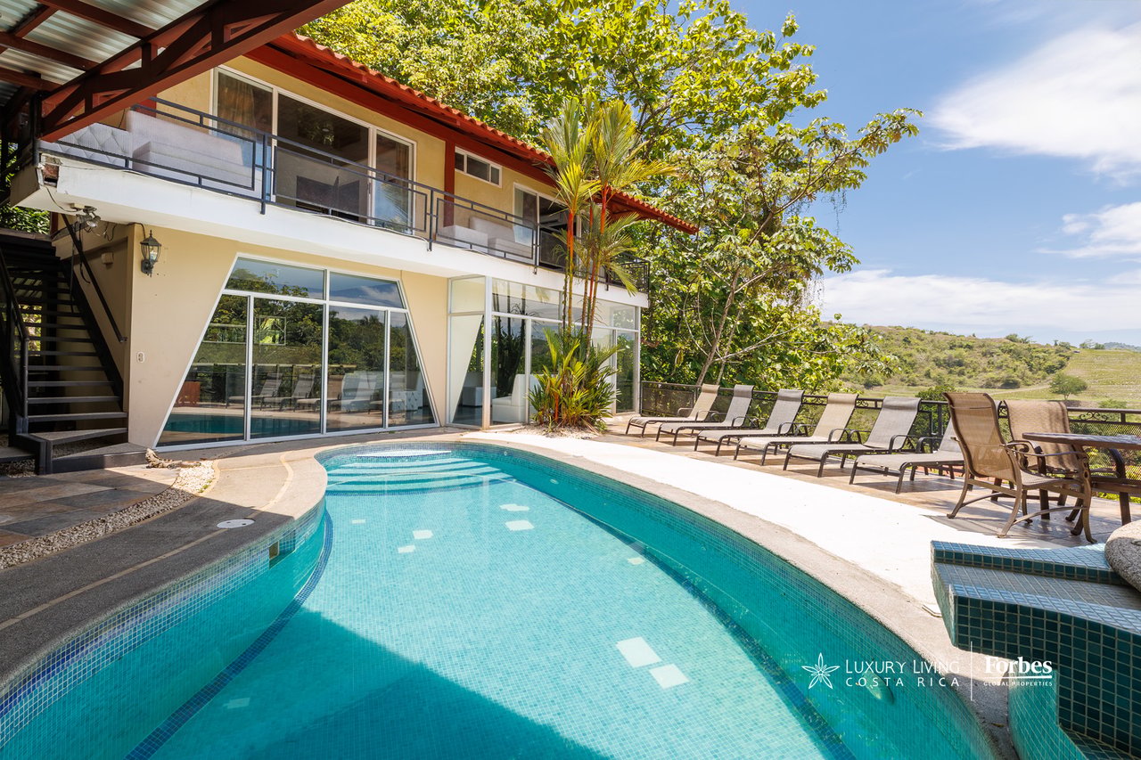 21455 - Remodeled Residence, 10 bedrooms, Near Marina Los Sueños with Views