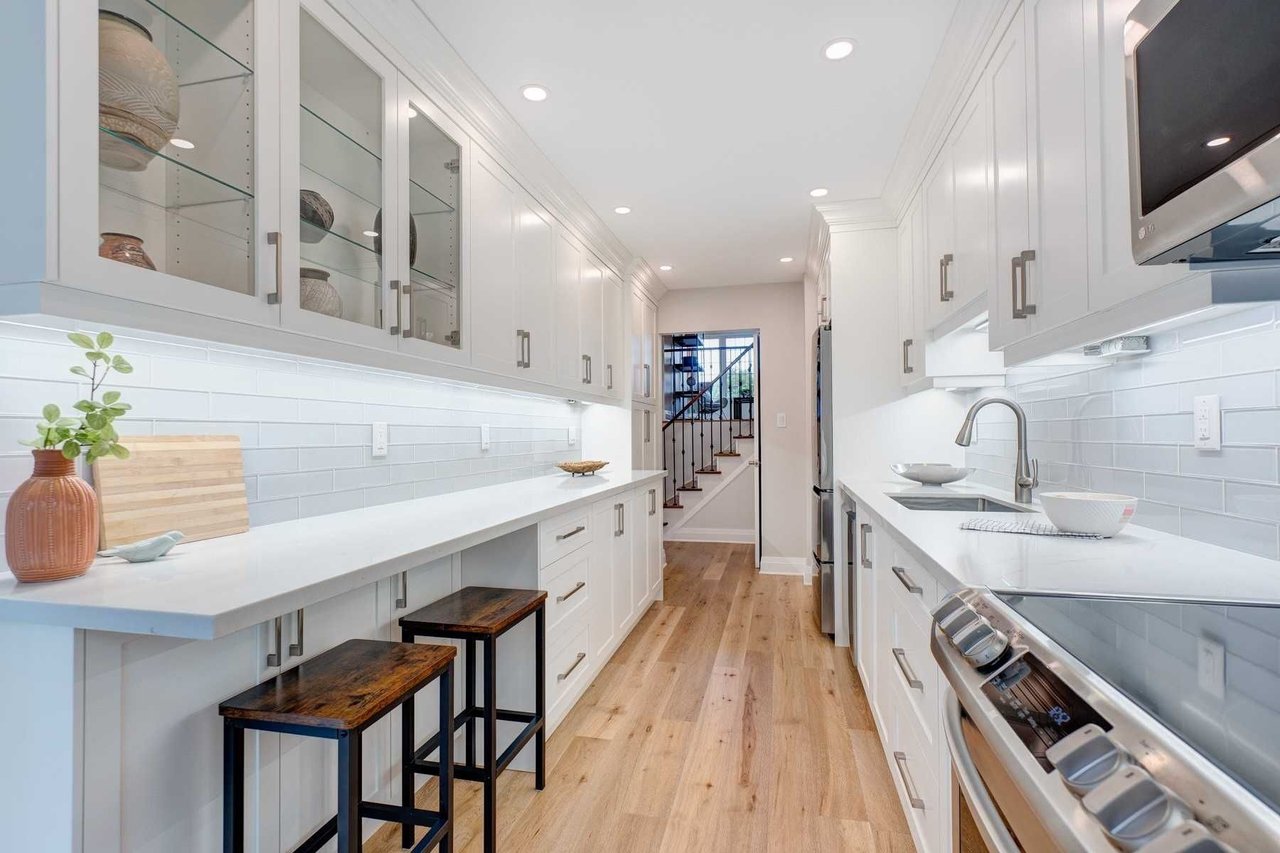 83 Coalport Dr