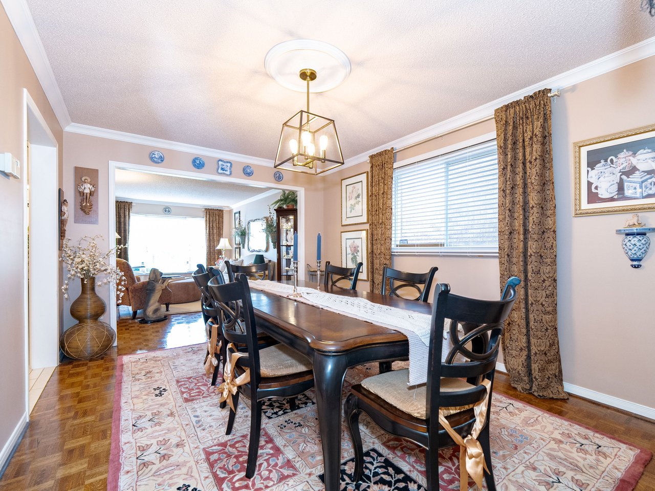 43 Summitcrest Drive
