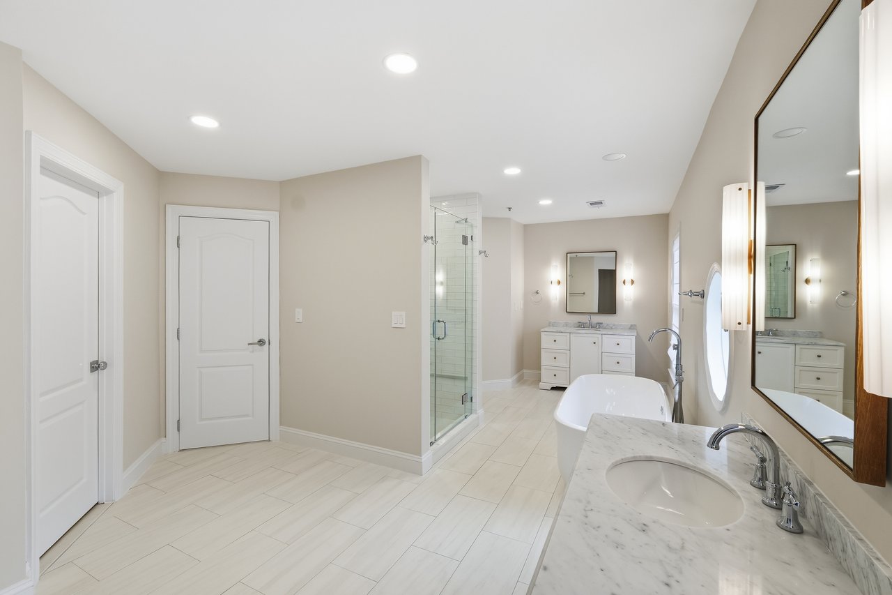 1627 Colonial Hills Drive