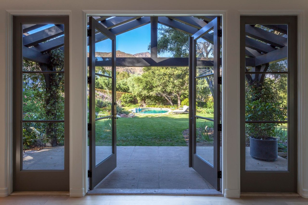 803 Picacho Ln
