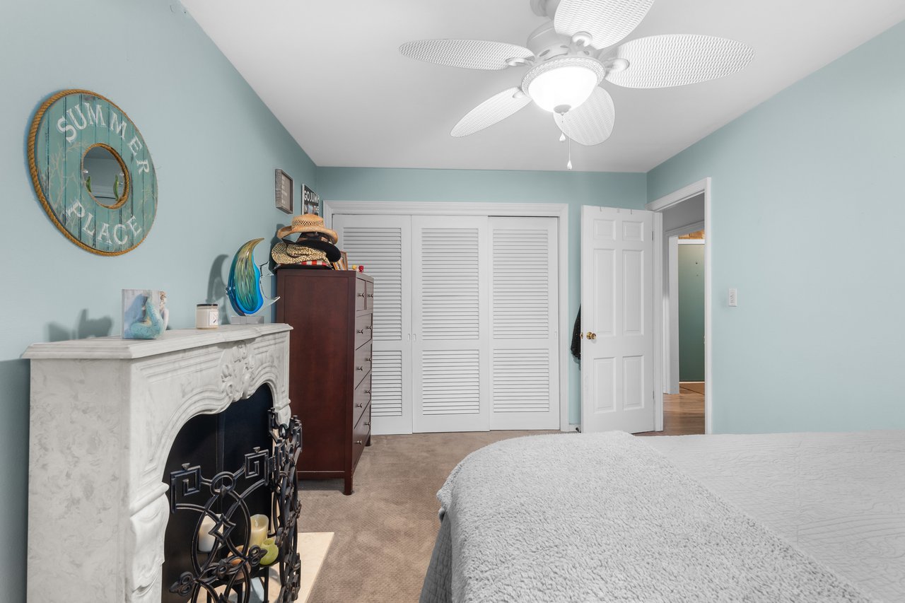 1305 W. Main St. Unit 202 Lake Geneva, WI 53147