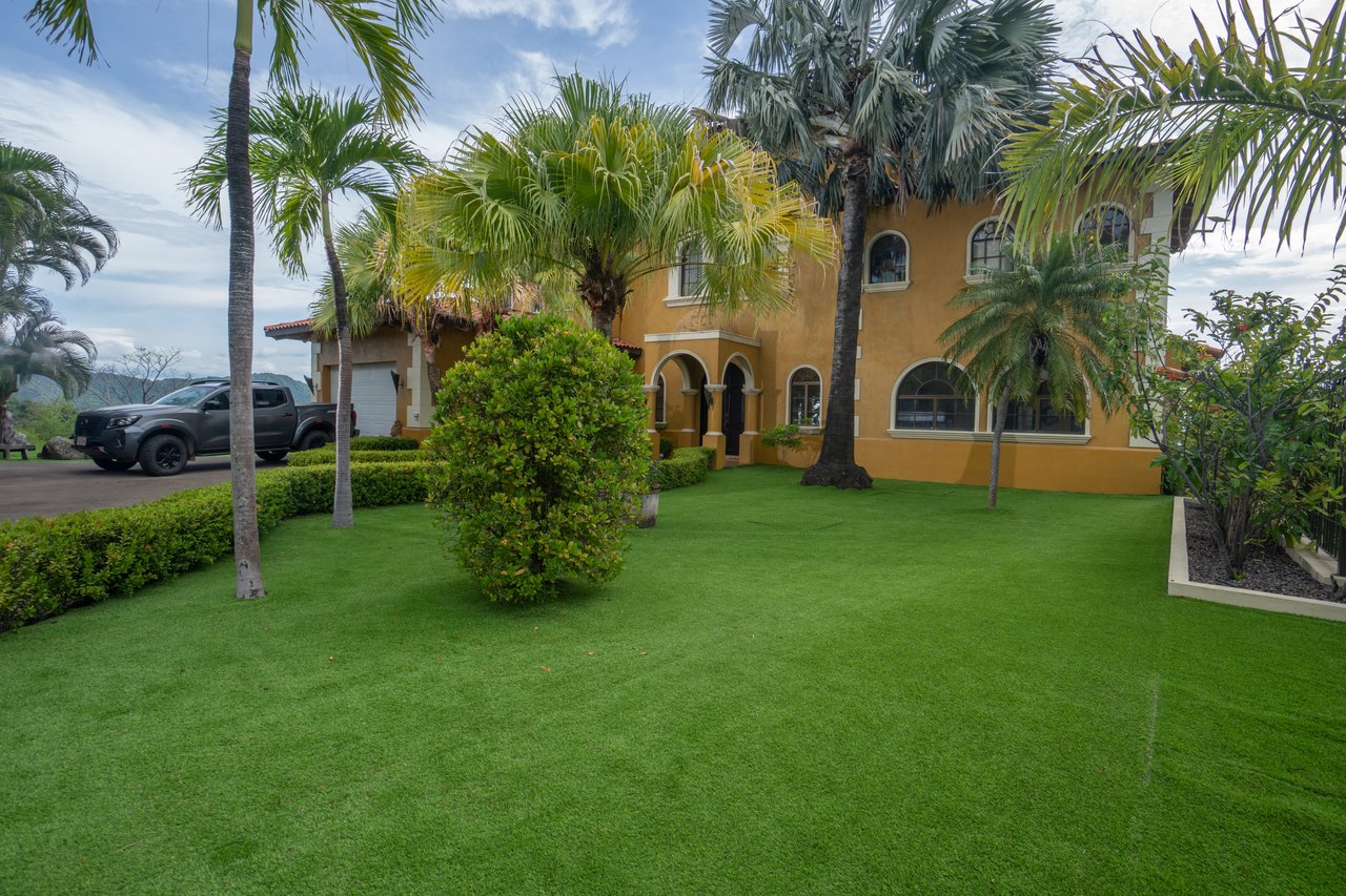 Casa Loro - Luxury Estate