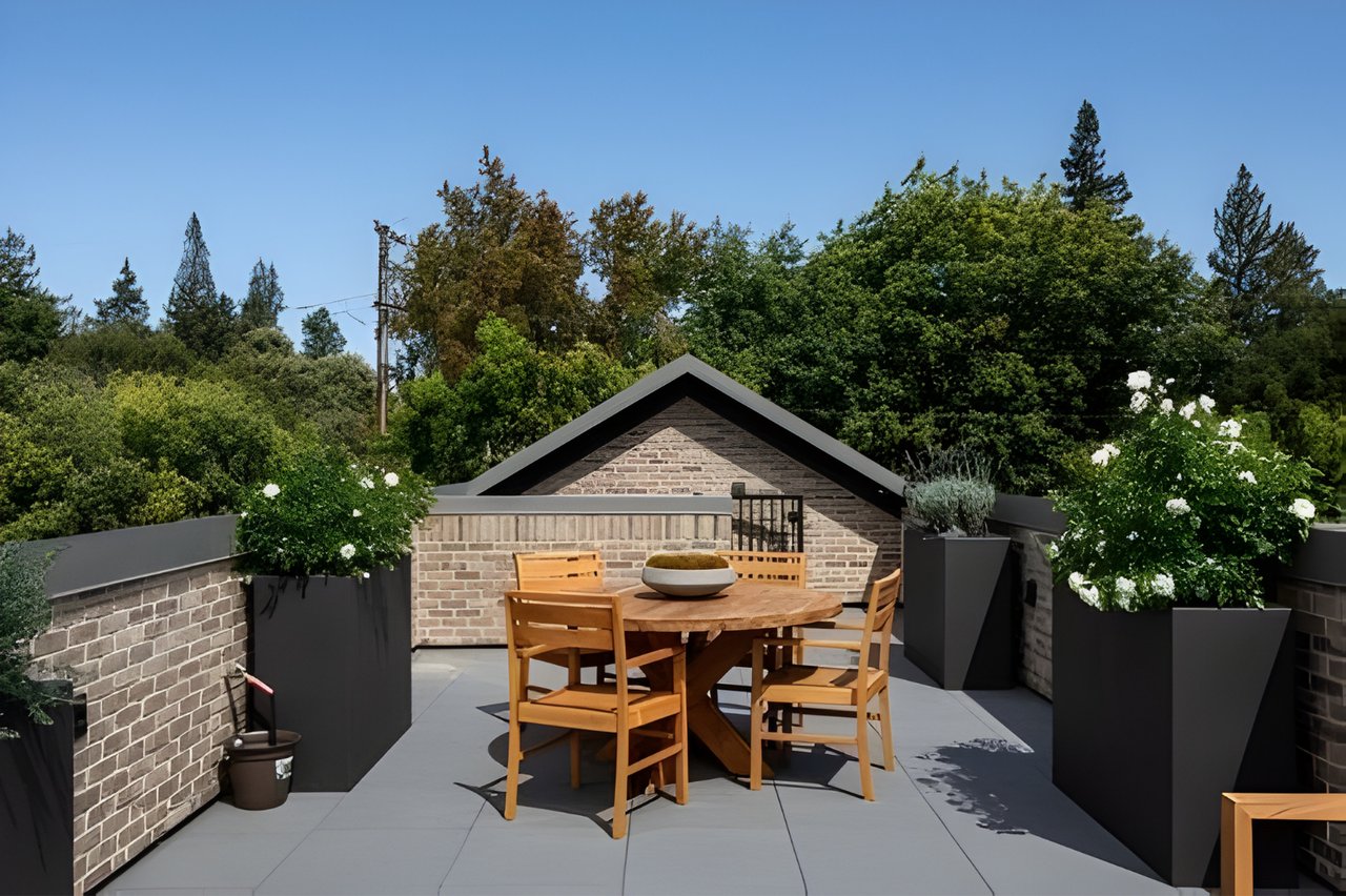 160 Waverley St, Palo Alto, CA 94301