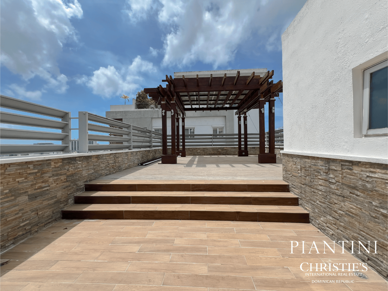 The Grand Penthouse, Ensanche Piantini