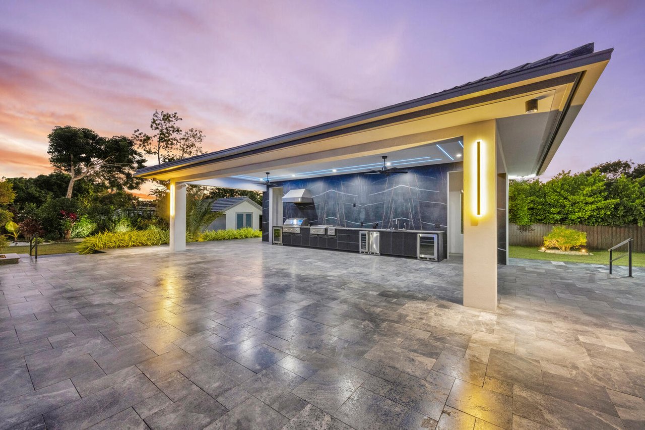 Your Private Resort - Everyday Of The Week