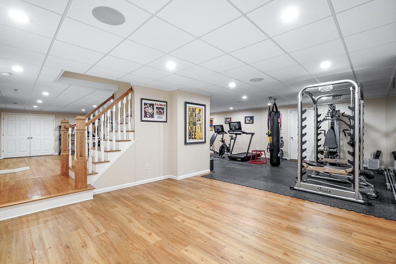 18 N Nabby Rd, Danbury, CT 06811