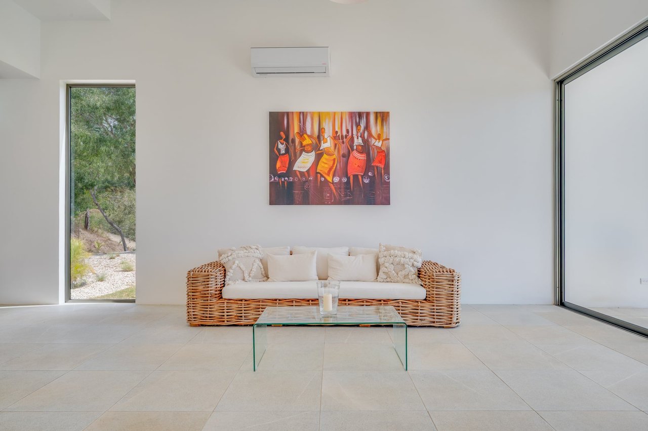 Finca Hermosa | Modern 3BR Luxury Villa with Infinity Pool in Exclusive Finca Panama Community