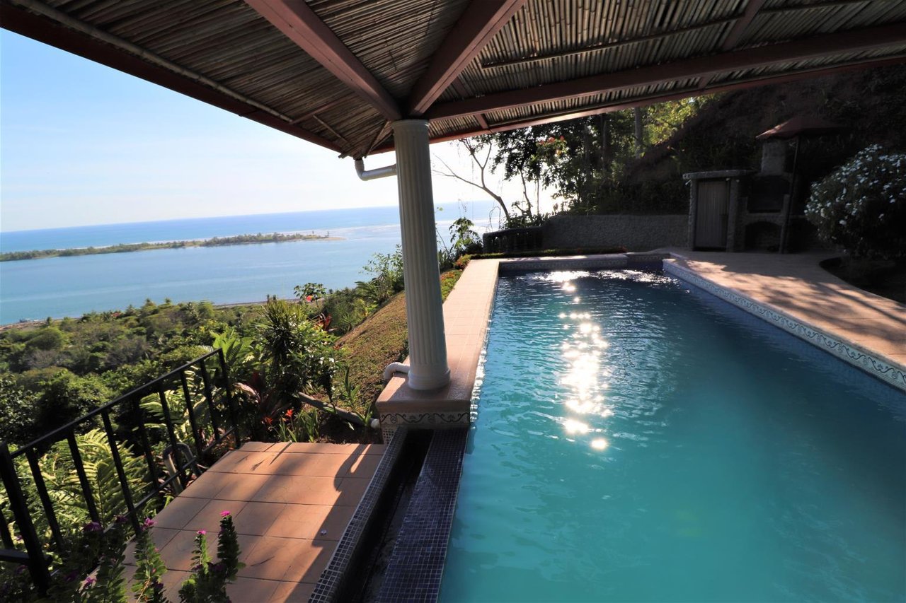 Iconic Eco-lodge With Outstanding Ocean, Sunset, and Mountain Views