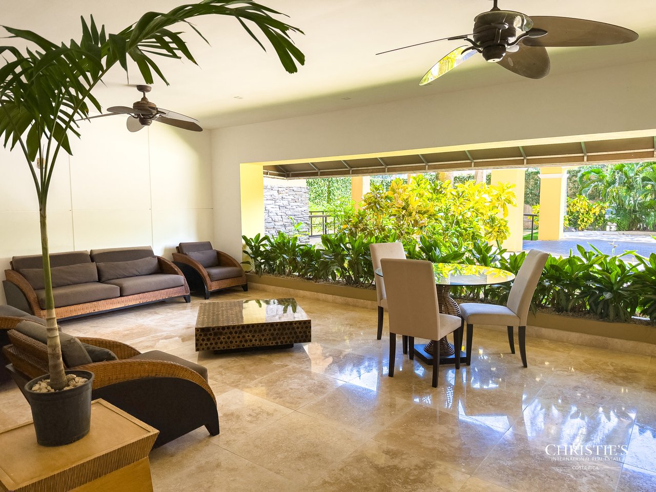 Acqua | Exclusive Oceanfront Living in Jacó