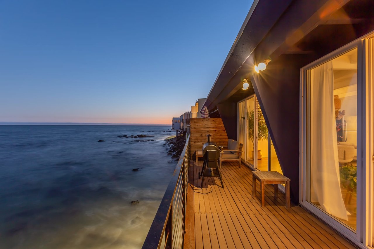 MALIBU BEACH HOUSE 48