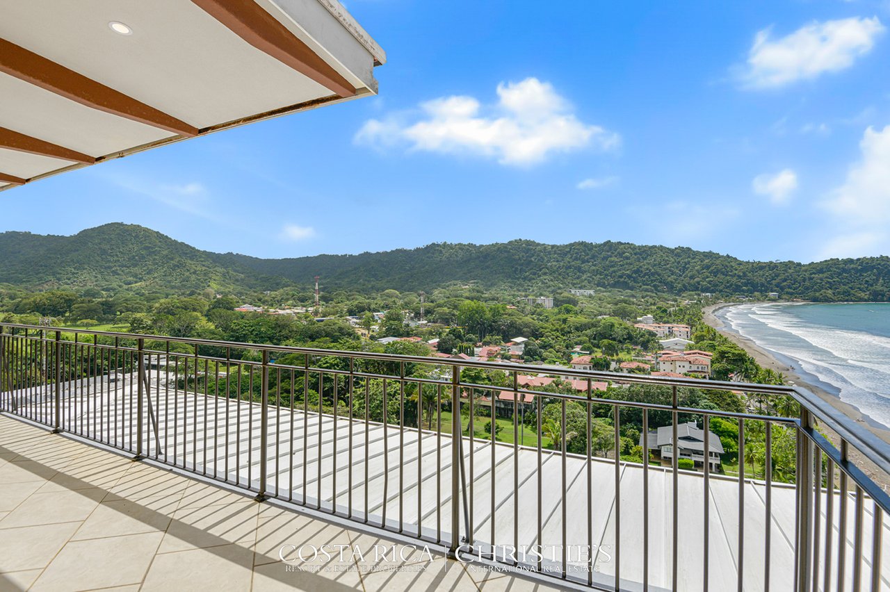 Beachfront One Bedroom Condo with Private Rooftop Patio