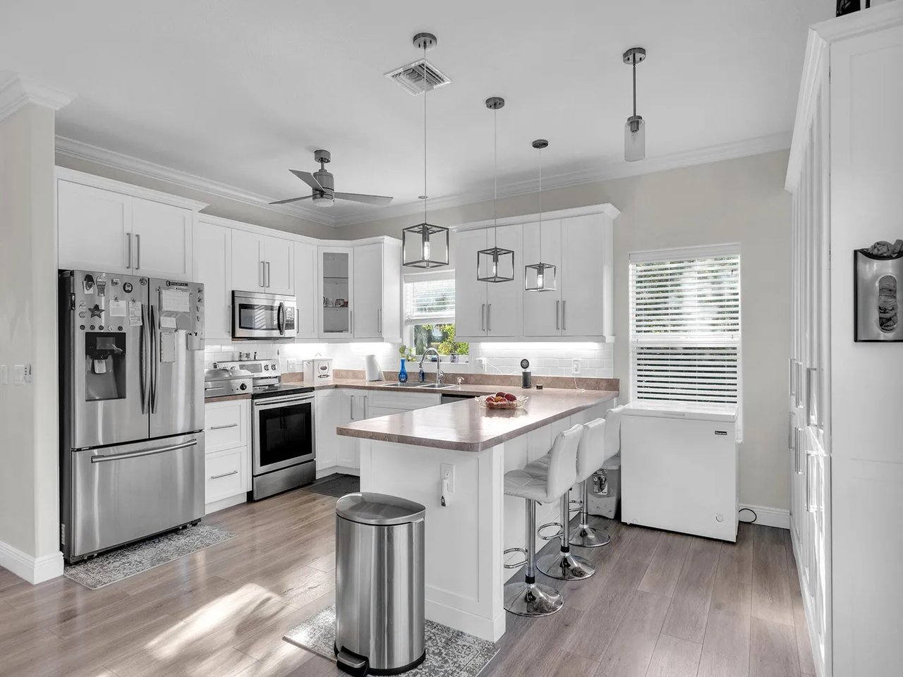 104 Bahama Dr South