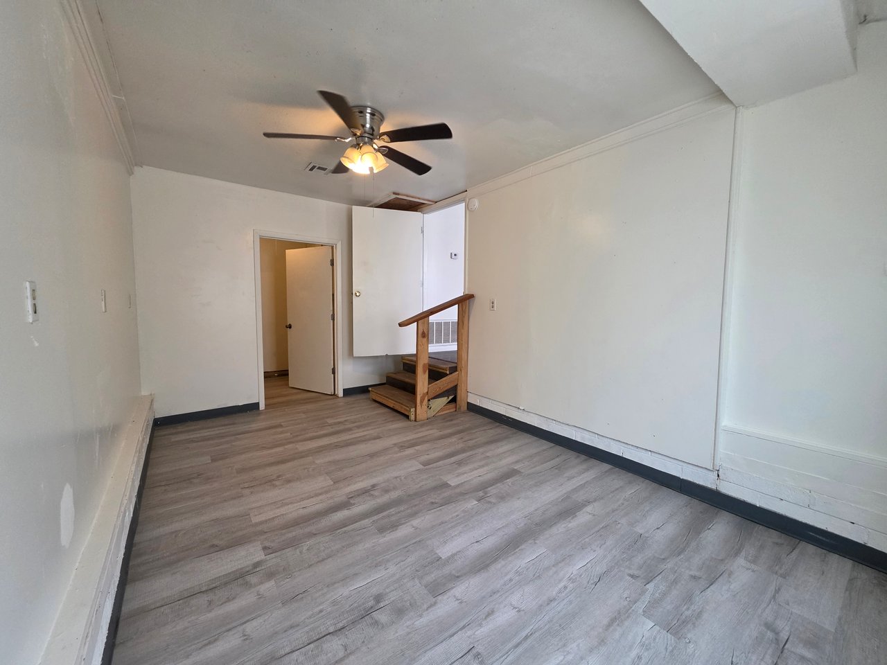310 W 35th St