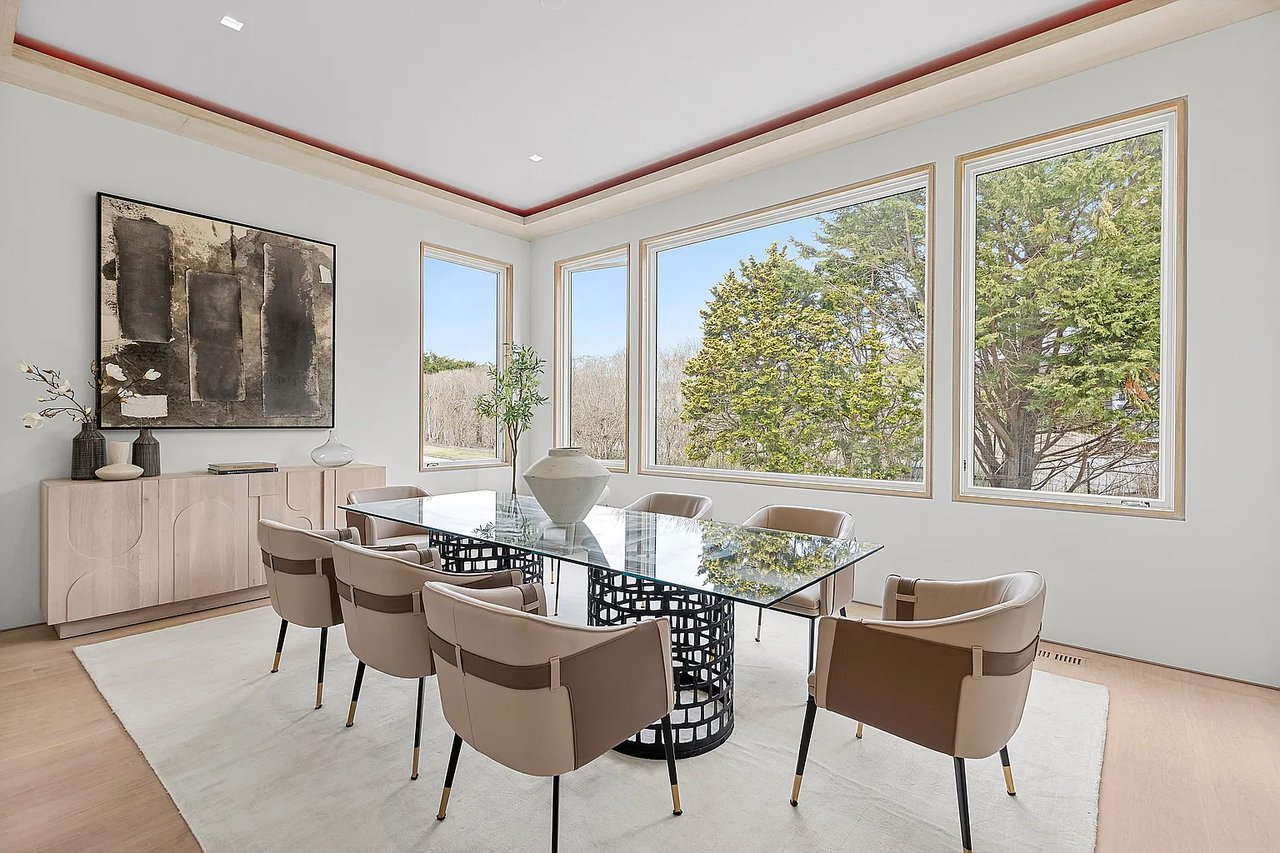 637 Halsey Ln - In Contract