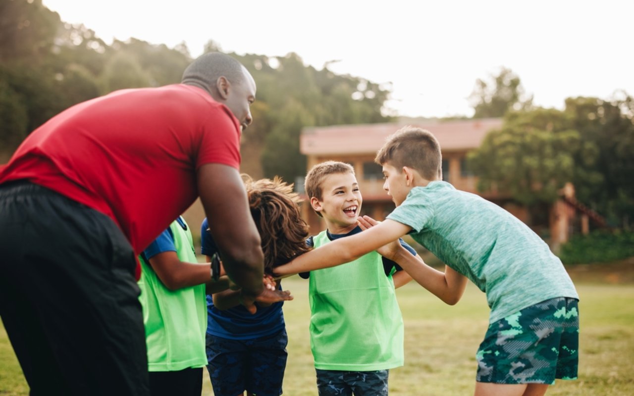 Navigating a New Community: Engaging Tips for Young Families With School-aged Children