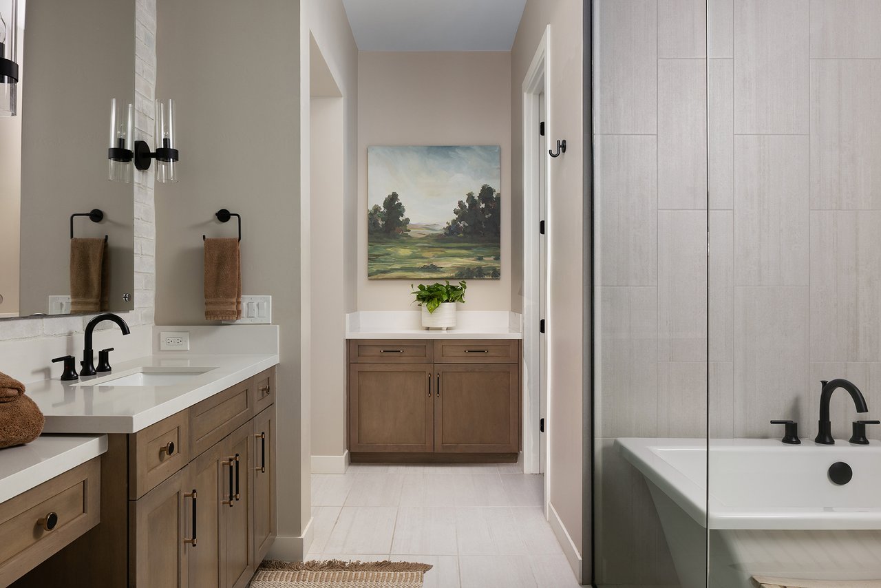 3405 E BLOOMFIELD Parkway