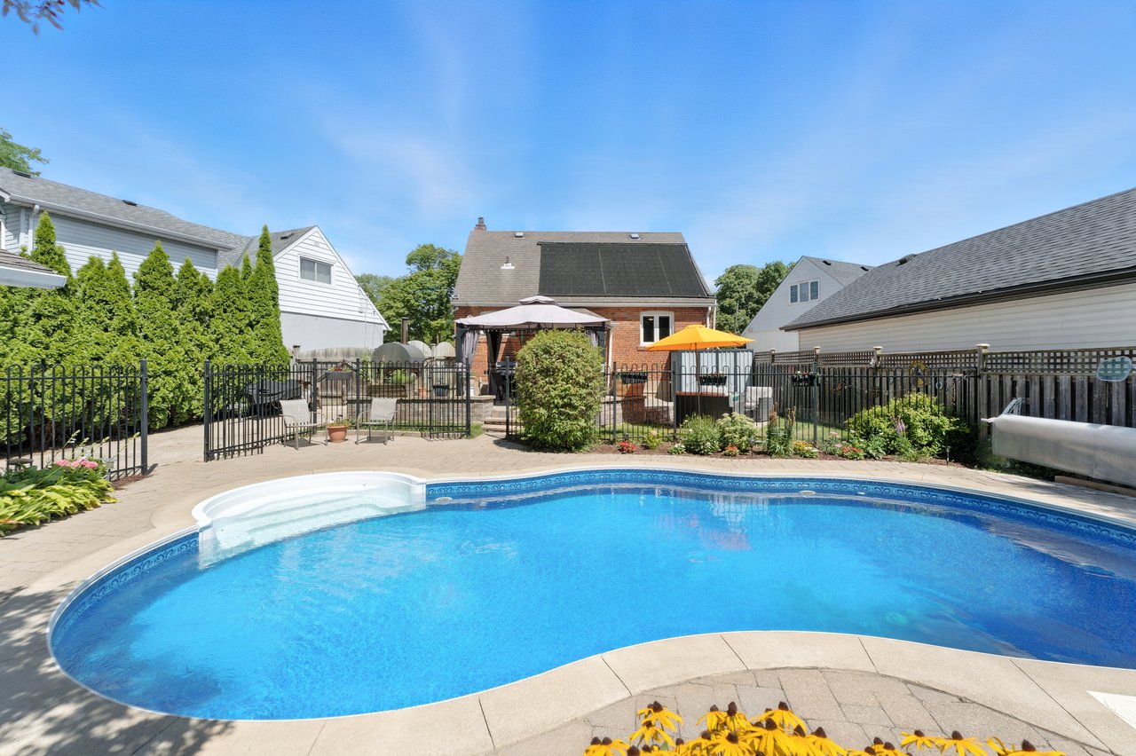 4 Fulham Dr