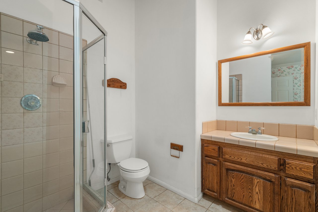 37797 Calle De Lobo