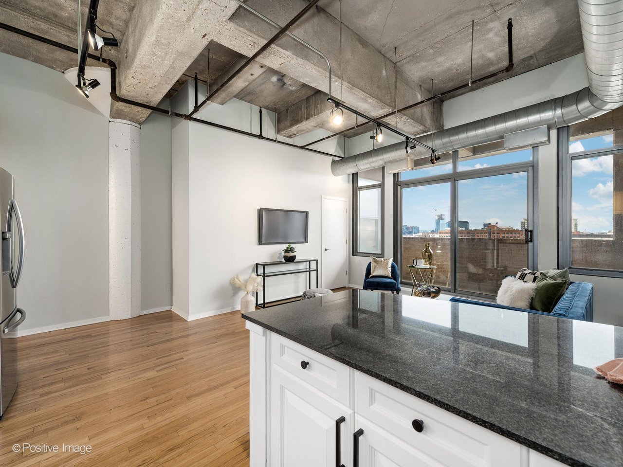 900 N Kingsbury St Unit 716