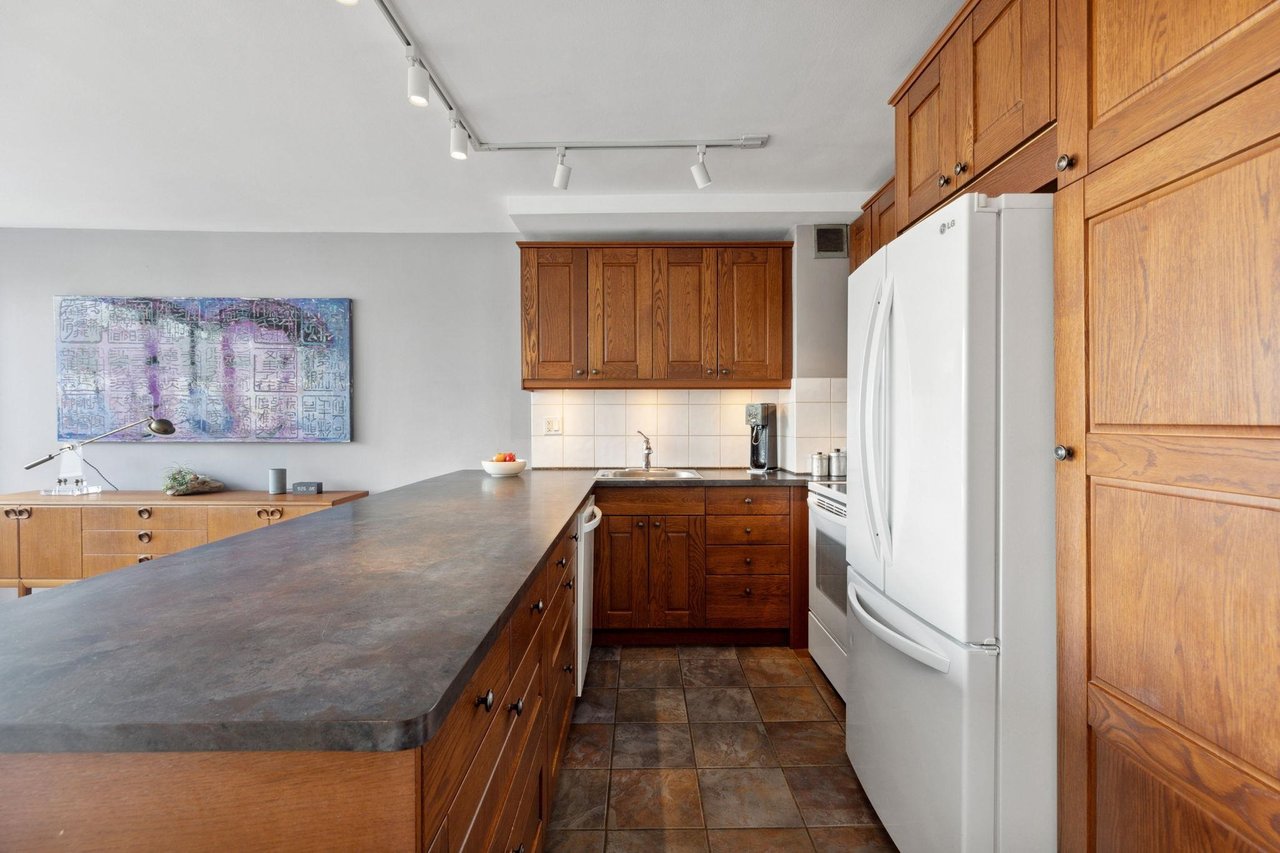 720-1445 Marpole Ave